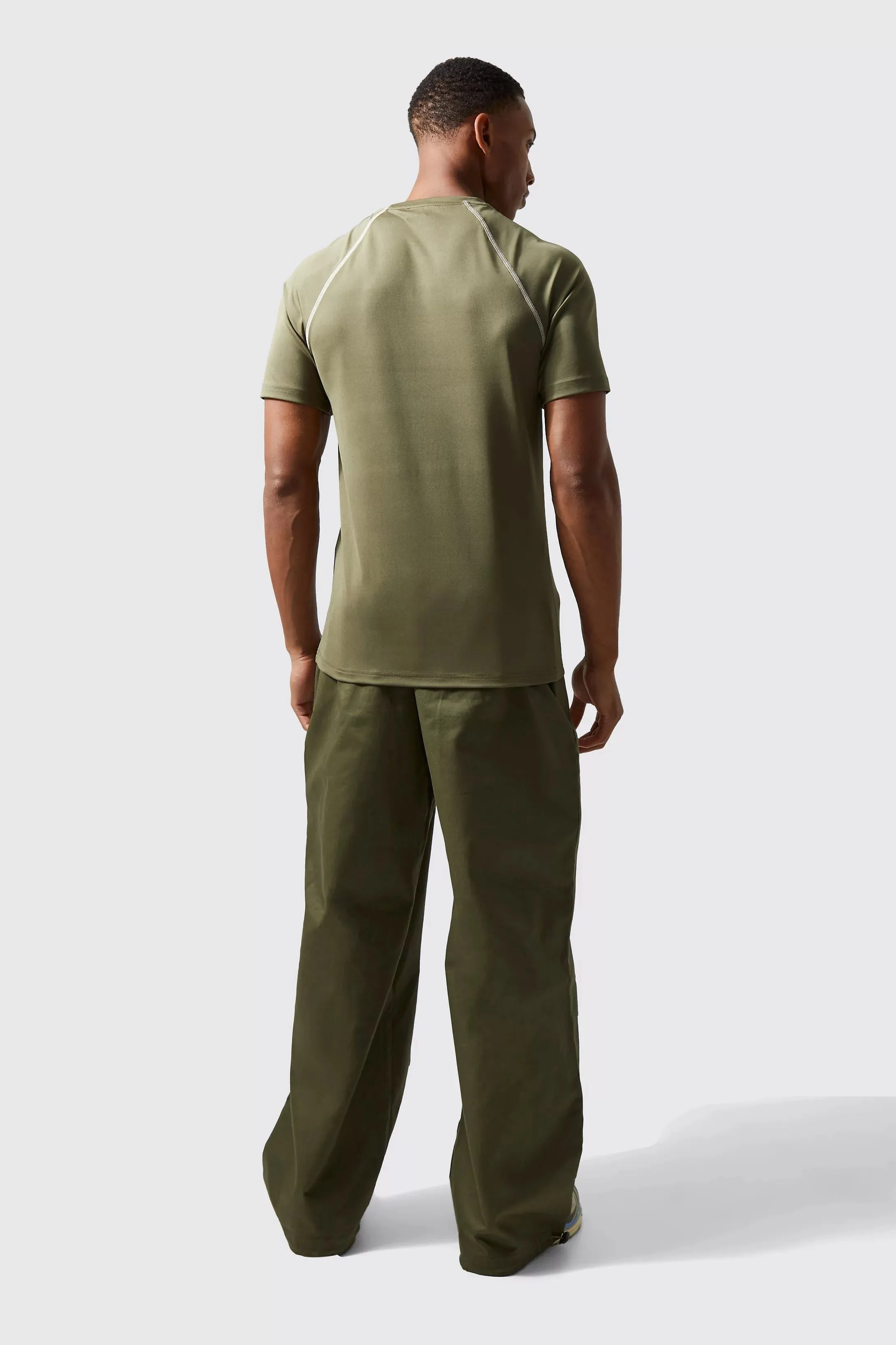 ACTIVE MUSCLE PERFORMANCE TOPSTITCH T-SHIRT