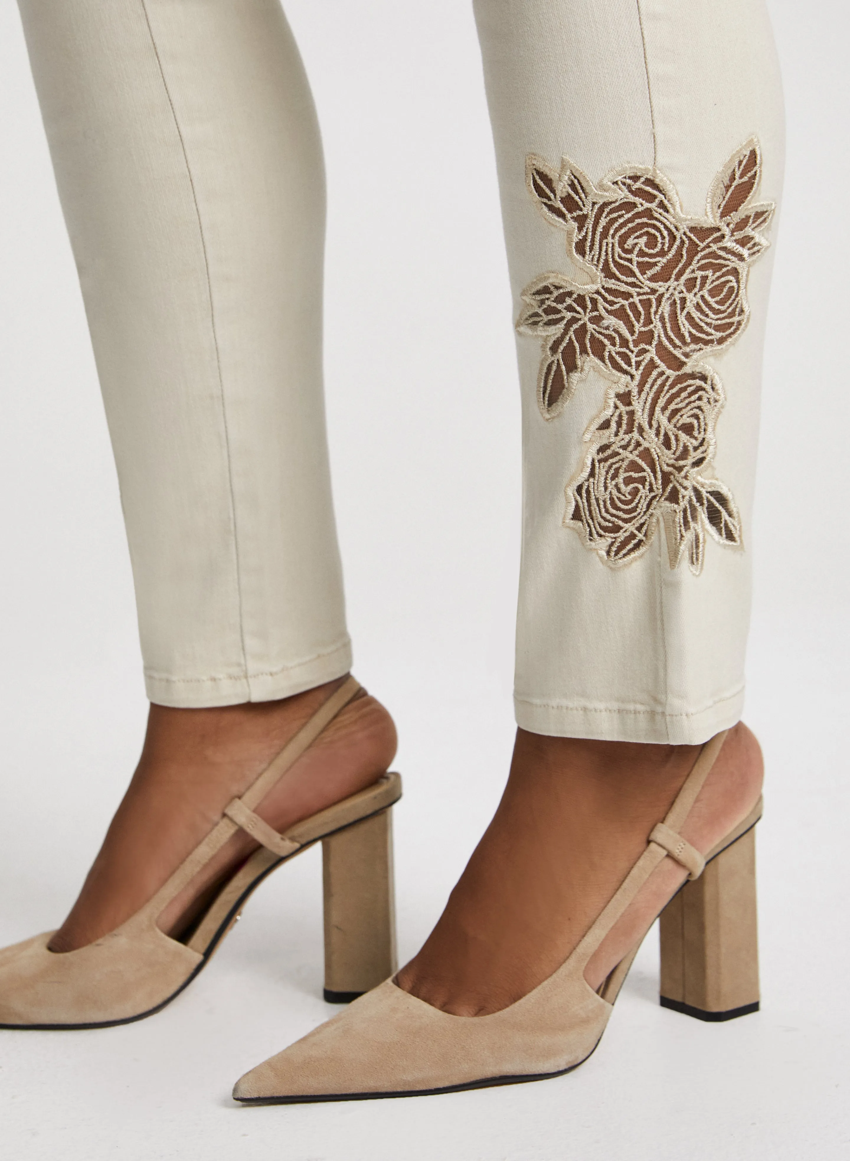 Rose Applique Pull-On Jeans